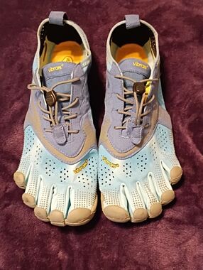 Vibram Women's FiveFingers Light Blue and Gray Toe Shoes